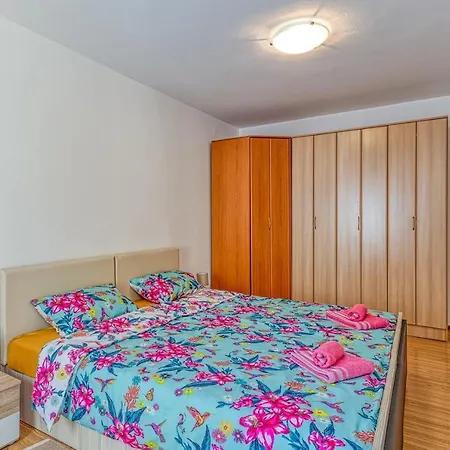 Gaby With Balcony Apartament Poreč