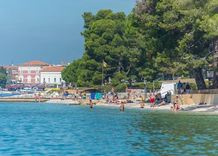 Gaby With Balcony アパート